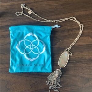 Kendra Scott Long pendant necklace
